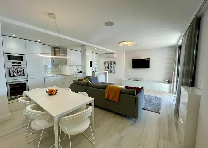 Modern 2bdrm Luxeview4- Seaview Lejlighed *